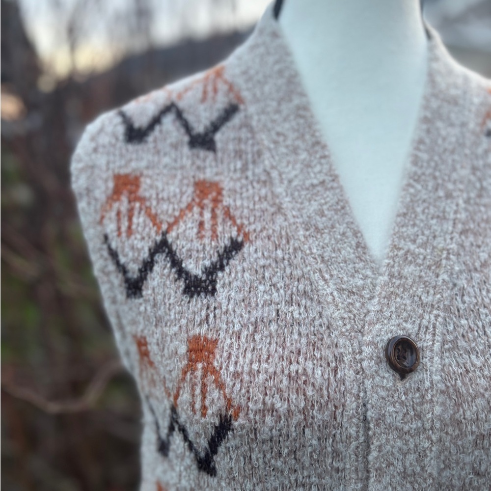 Harries Woman’s 100% Wool Brown Patterned Sweater Vest Sz Sm - Picture 4 of 9